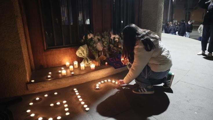 Giovanni Tamburi, centinaia alla fiaccolata del Righi: “E’ andato tutto nel verso sbagliato”