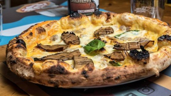 Un pizzaiolo dal cuore d'oro, tra montanarine fragranti e tempure d'autore