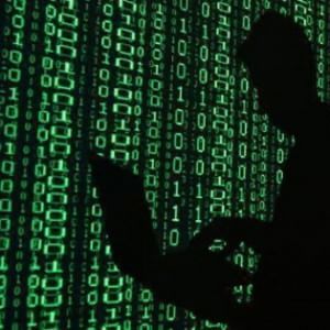 Cybersicurezza, "pi&ugrave; virus con i software pirata"
