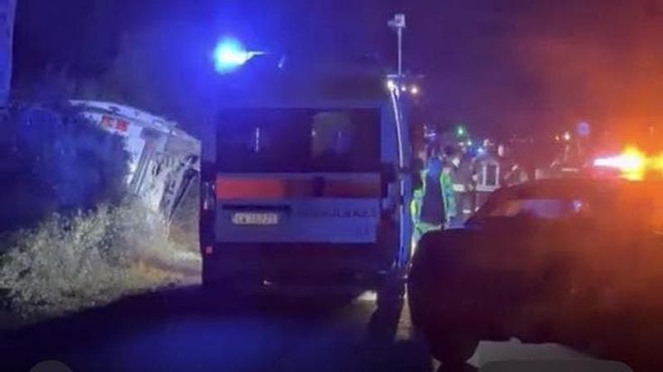Fiumicino, pedone travolto e ucciso da una navetta: tre feriti gravi nella carambola