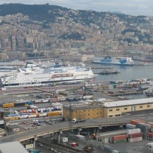Fuga da zone rosse coronavirus, bloccati in porto a Genova 