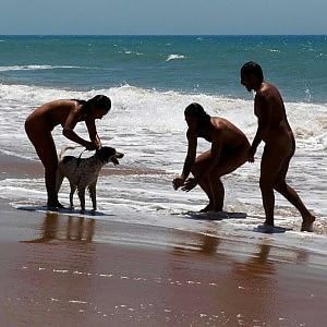 Nuova Fiumicino beach, spiaggia per nudisti e per chi ama il surf
