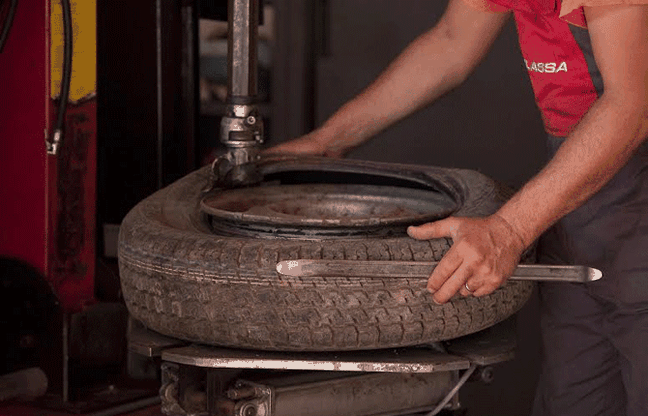 Smaltimento delle vecchie gomme? E' responsabilità anche del guidatore