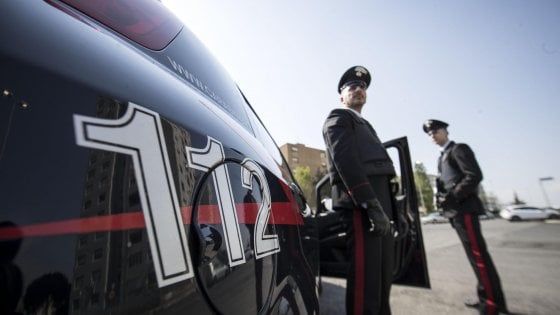 Braccianti sfruttati, arresti in Calabria: immigrati pagati meno di un euro all'ora
