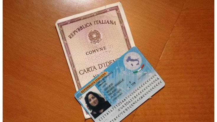 Centomila carte d’identità da rinnovare entro agosto. Il sindaco: “Fate presto”