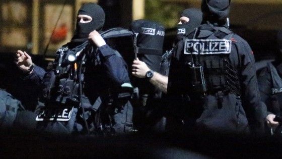 Germania, arrestato uomo barricato in un fast food a Friburgo
