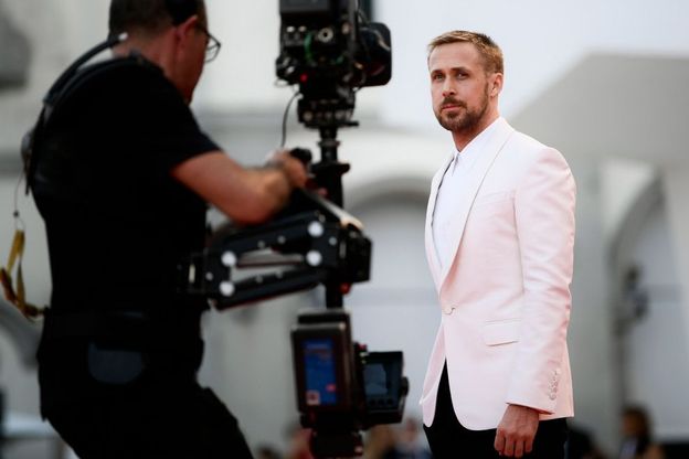 Si apre Venezia 75, le star sfilano al Lido: Gosling pigliatutto