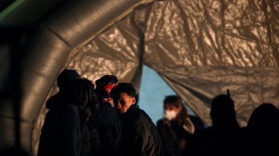 Migranti, due barconi alla deriva soccorsi da Malta e dalla Turchia