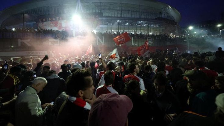 Arsenal, notte di festa e lacrime. I complimenti di Guardiola: “Hanno meritato”