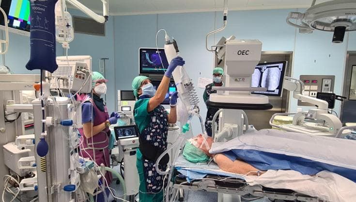 Il robot fa la diagnosi e asporta il tumore con un’unica anestesia