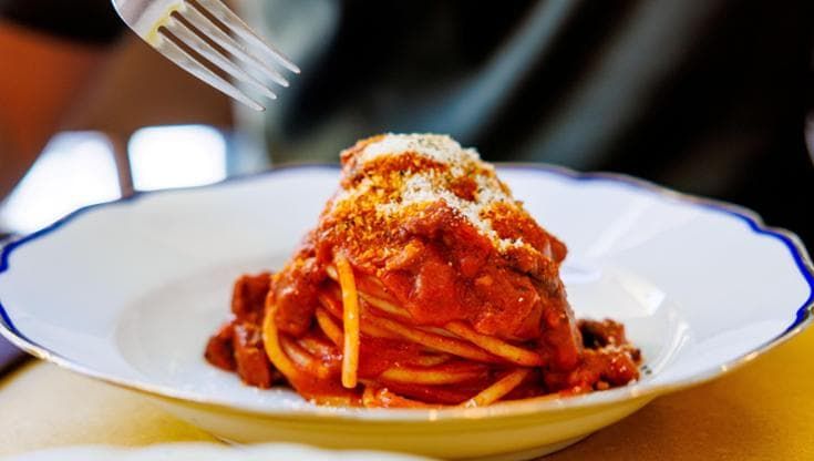 La ricetta perfetta: la pasta all’amatriciana, il classico romano che non passa mai di moda