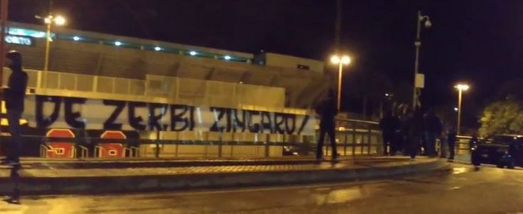 Striscione razzista contro De Zerbi, alta tensione a Benevento 