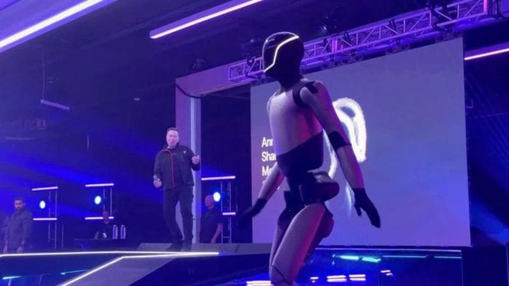 Musk, il ballo con Optimus e l’esercito di umanoidi al lavoro che si ripagherà in soli quattro anni