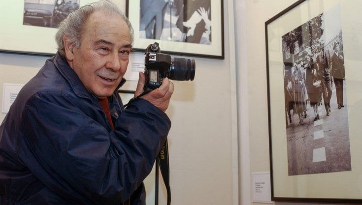 È morto Carlo Riccardi: addio al fotografo della "dolce vita", amico di Fellini e Flaiano