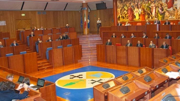 Parenti e amici da sistemare, la Calabria regala posti ai precari