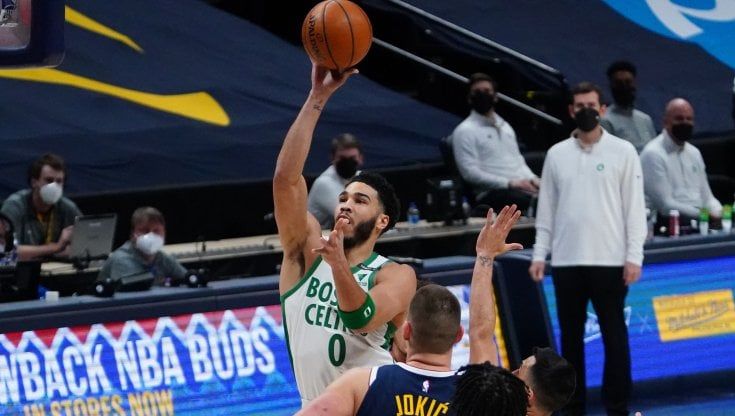 Basket Nba: colpo Boston a Denver, vincono Clippers e Milwaukee