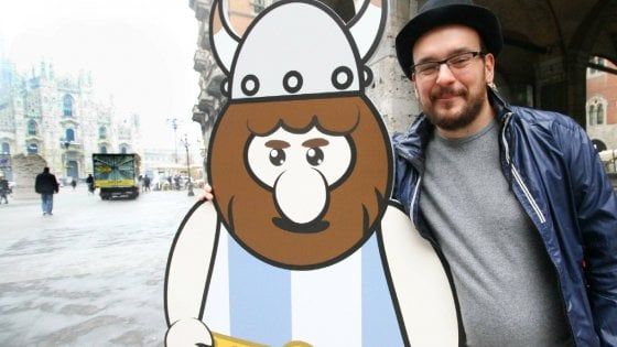 Milano, rinasce l'opera vandalizzata di Pao: mecenate finanzia l'installazione per piazza Mercanti