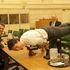 Yoga sulla scrivania: Justin Trudeau, il primo ministro che piace