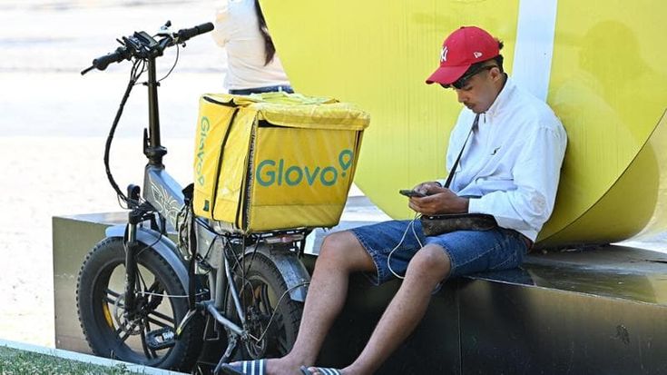 Il caldo blocca i rider di Glovo e Deliveroo, Just Eat non si ferma