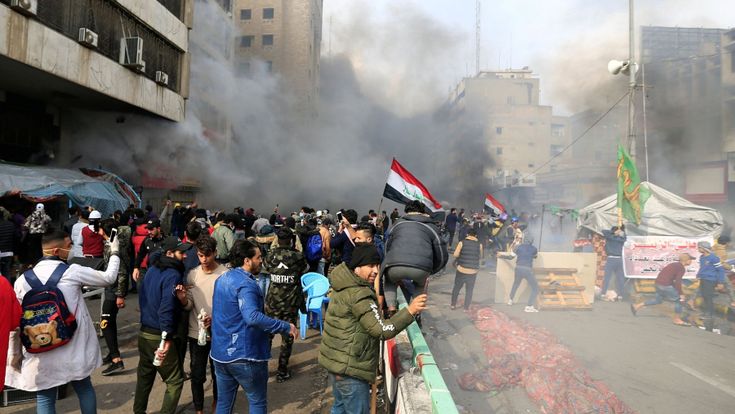 Iraq, tra i giovani ribelli di Bagdad che sognano un Paese mai visto: “Fuori americani e iraniani”