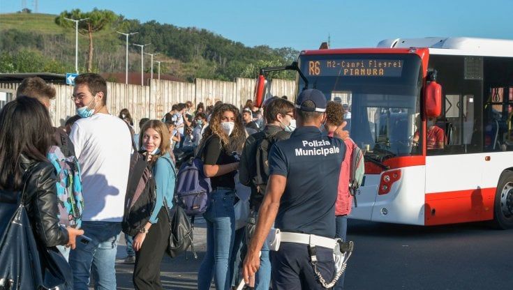 A scuola con l'incognita trasporti, Anm schiera 30 bus in più ma mancano i controllori