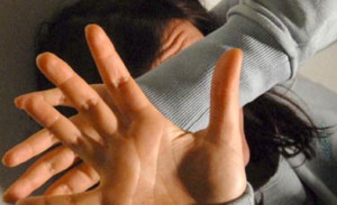Minaccia con l'ascia l'ex moglie<br />'Non mi fa vedere le figlie': arrestato