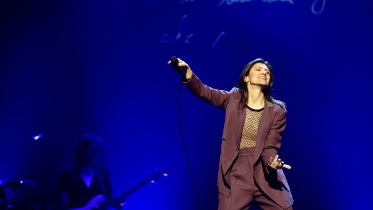 Elisa: "Nel mio tour non c'è solo musica. Giro l'Italia e pianto alberi"