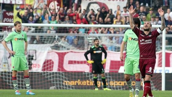 Livorno-Bologna 2-1, vittoria e sorpasso per i labronici