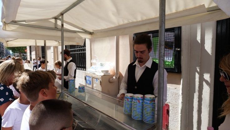 Gelato gratis per tutti gli alunni, a Bari l'iniziativa di una scuola per festeggiare il ritorno a scuola