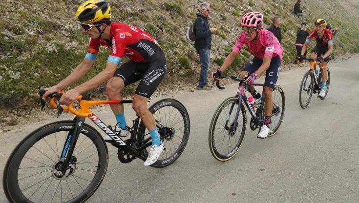 Tour de France, polizia nelle camere della Bahrain Victorious