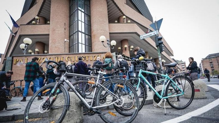 Uccise designer in bici, la motivazione della condanna del poliziotto: “Fu imprudente”