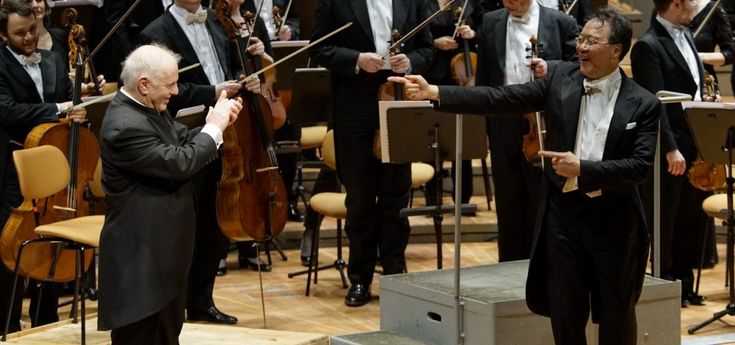 Festtage, Yo-Yo Ma strega Berlino: "Mi chiedo sempre quale sia il ruolo del musicista"