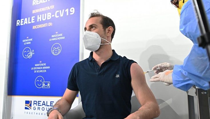 "Non sei piemontese? Niente vaccino last minute". Scoppia la polemica