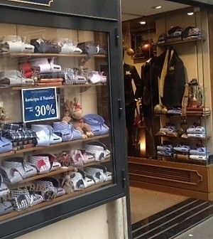 Saldi al via il 4 gennaio, ma gi&agrave; offerte in molte citt&agrave;. Codacons: "Zanonato liberalizzi gli sconti"
