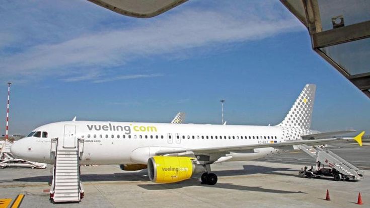 Volo Bari-Barcellona in ritardo, 2 anni per ottenere il risarcimento: “Chiederò di pignorare aereo”