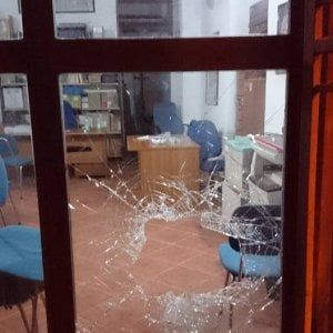 Palermo, vandalizzata la sede di Rifondazione comunista