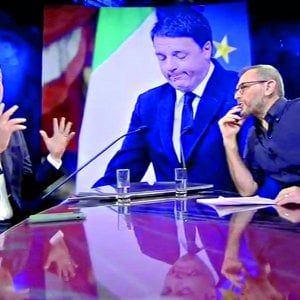 Il tweet di Renzi su Corrado Formigli: "Sui giornali invocano la privacy solo per i loro amici. E' doppia morale"