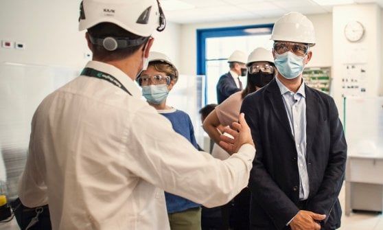 Snam testa con Baker Hughes la prima turbina “ibrida” a idrogeno al mondo per una rete gas