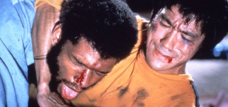 Bruce Lee, il mito del dragone rivive in quattro film restaurati. E un biopic in arrivo