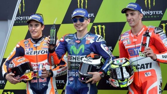 MotoGp, Francia: pole record per Lorenzo, solo settimo Rossi
