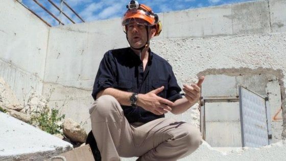 Turchia, giallo sulla morte di uno dei fondatori dei Caschi Bianchi. Era stato accusato di spionaggio dai russi