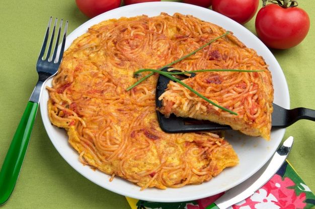 La frittata di pasta napoletana: lo street food tra i più amati dagli italiani