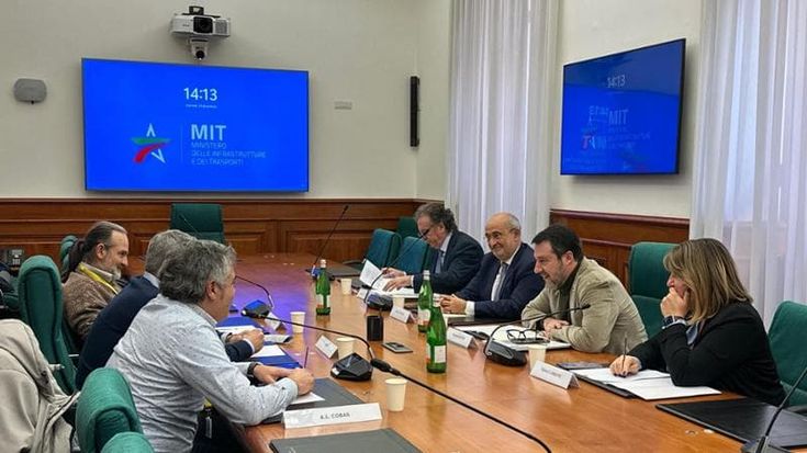 Sciopero Usb, Salvini impone la riduzione a 4 ore per i trasporti. Il sindacato: “Noi disobbediremo”