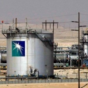 Aramco, i sauditi rinviano la quotazione dei record