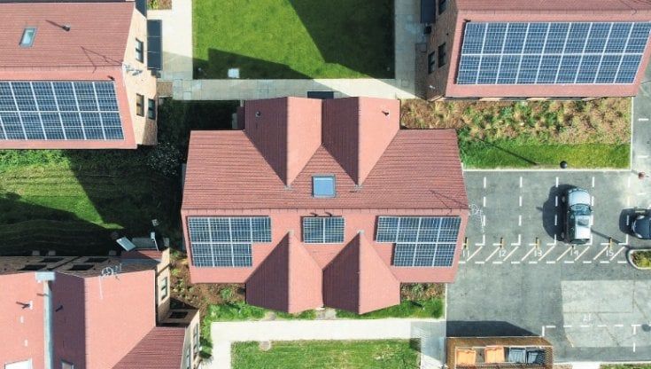 Rinnovabili: crescita al rallentatore, ma le emissioni continuano a salire