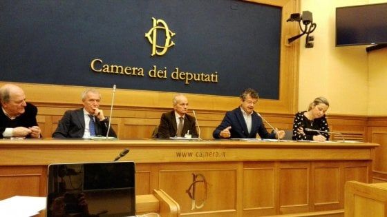 Negozi e ristoranti: un patto contro lo spreco per recuperare il cibo invenduto 