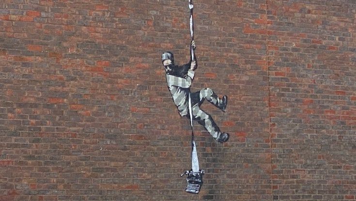 Londra, Banksy mette all'asta un disegno per salvare la prigione di Oscar Wilde