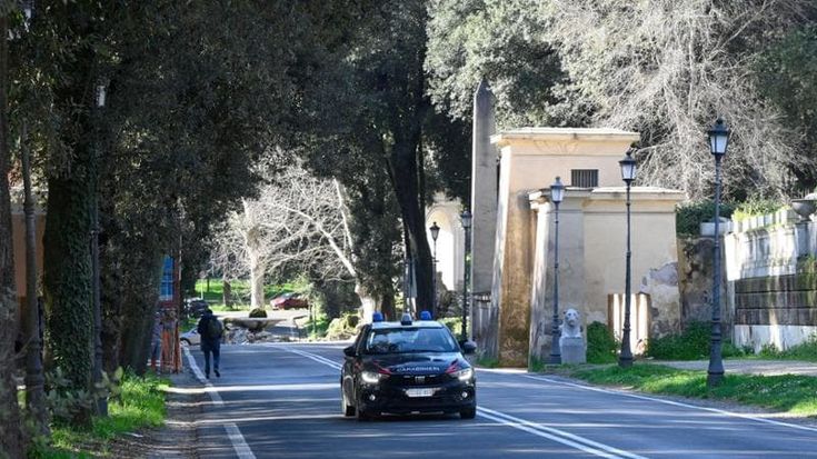 Violenza a villa Borghese, ripartono da piazzale Flaminio le ricerche dello stupratore