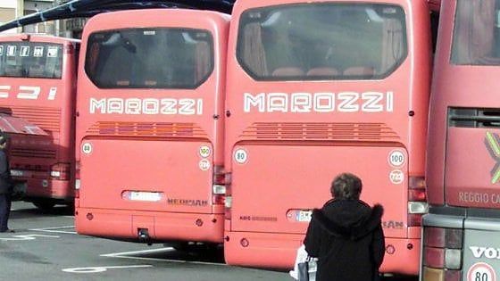 Cerignola, terrore nella notte sul bus Marozzi per Roma: in due armati rapinano i passeggeri