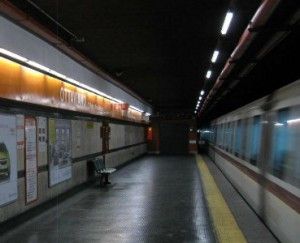 Metro A, treno fermo per un guasto<br />a singhiozzo la tratta Termini-Battistini